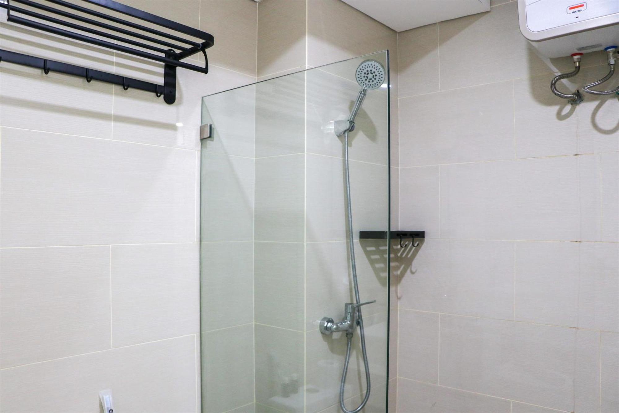 Spacious And Homey At Daan Mogot By Travelio Apartment Jakarta
